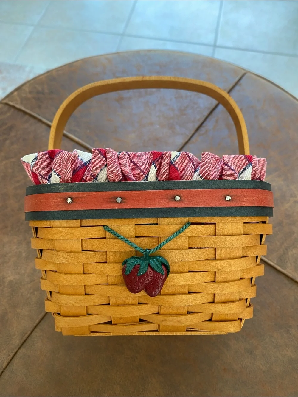 Longaberger 2001 All-American Strawberry Basket 🧺